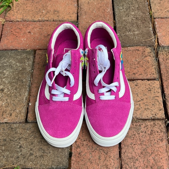 NEW VANS Old Skool Embroidered Flower Sneakers in Fuchsia Pink - Picture 3 of 8